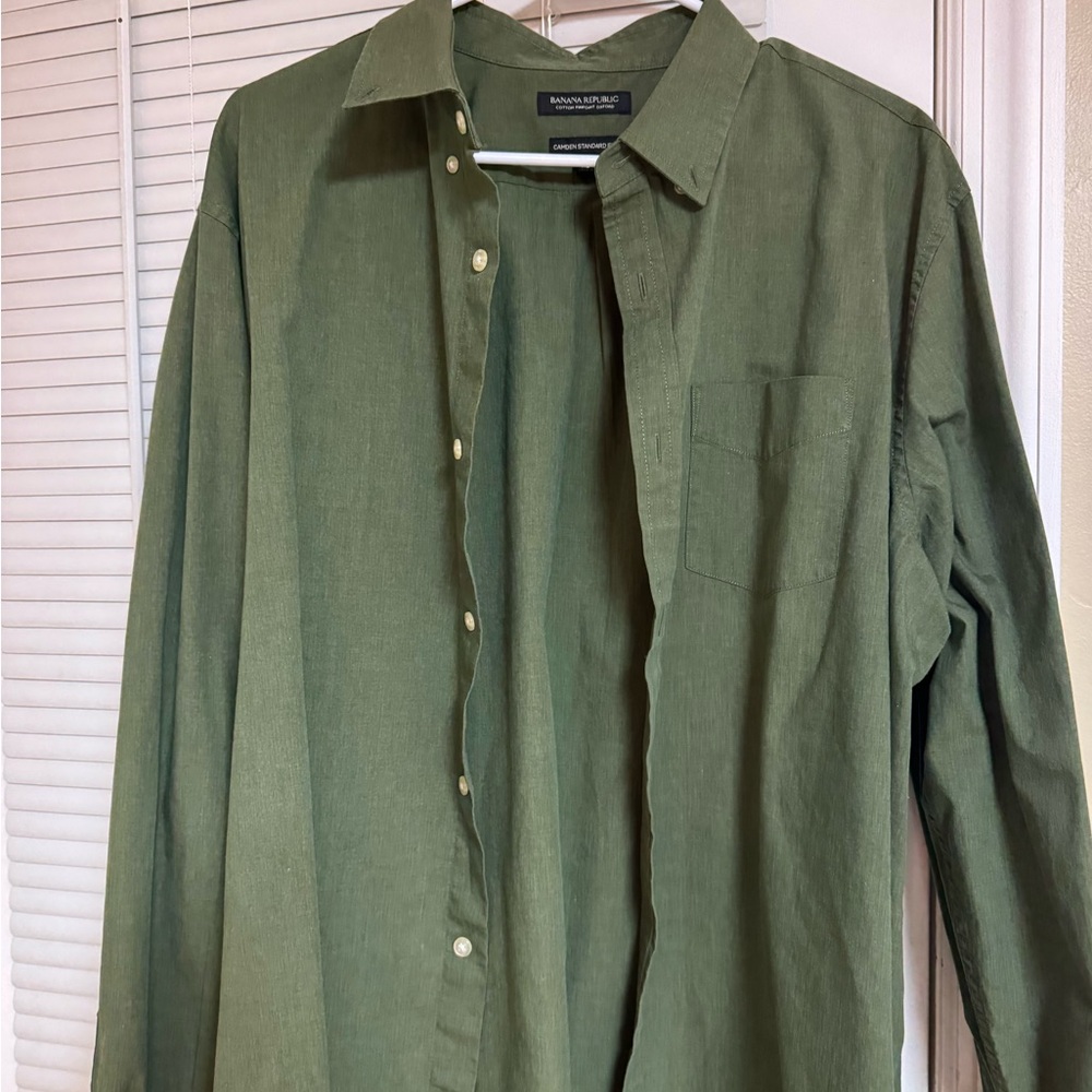 Banana Republic Olive Casual Button-Down Shirt